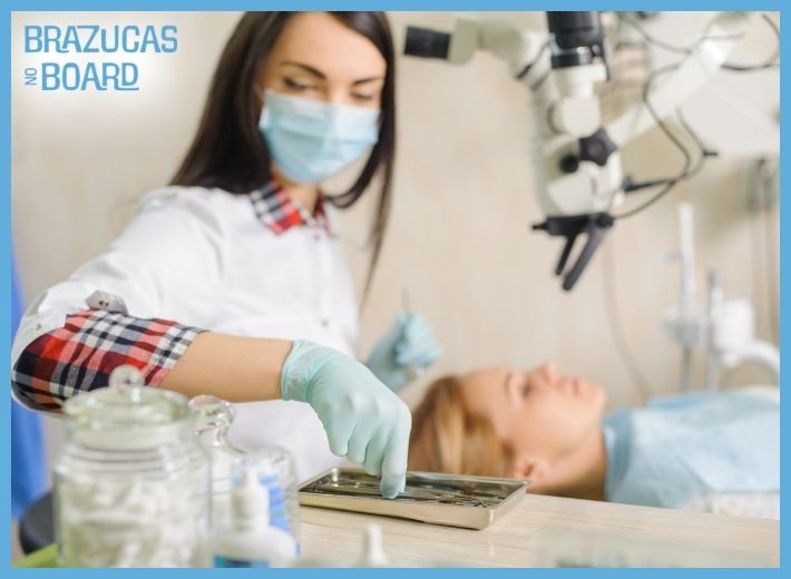 Construindo Sua Equipe Odontológica dos Sonhos: Funcionários Essenciais e Dicas de Contratação para Clínicas nos EUA